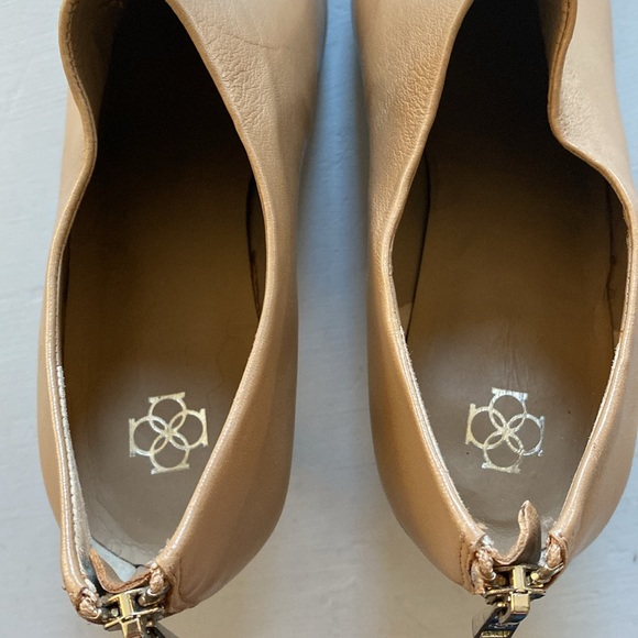 Camel colored leather Ann Taylor ankle booties - Picture 4 of 9